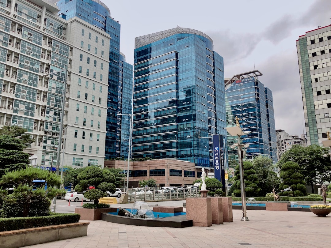 Seoul office building architecture